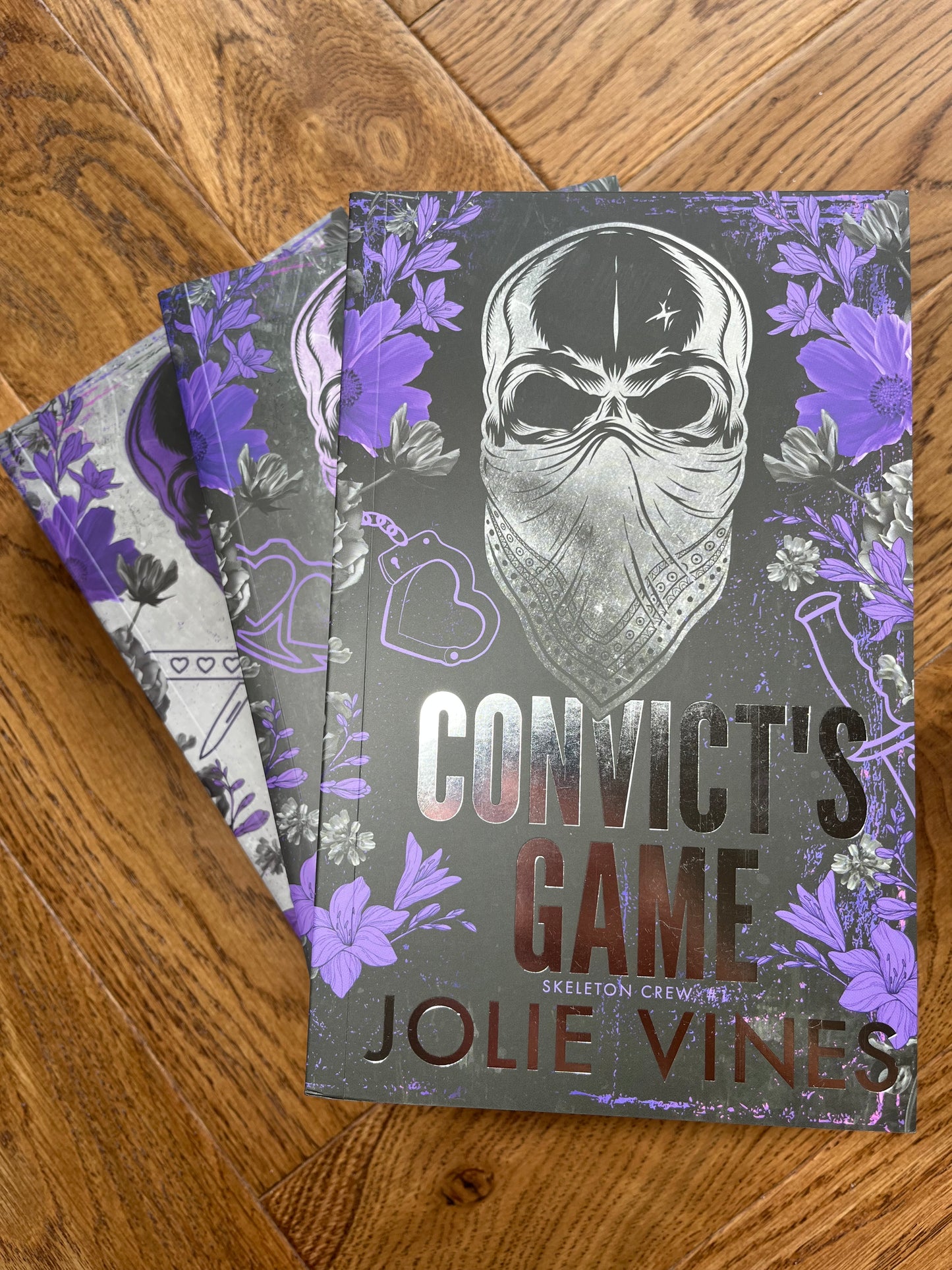 PRE ORDER - Skeleton Crew Paperbacks - foiled cover/sprayed edge